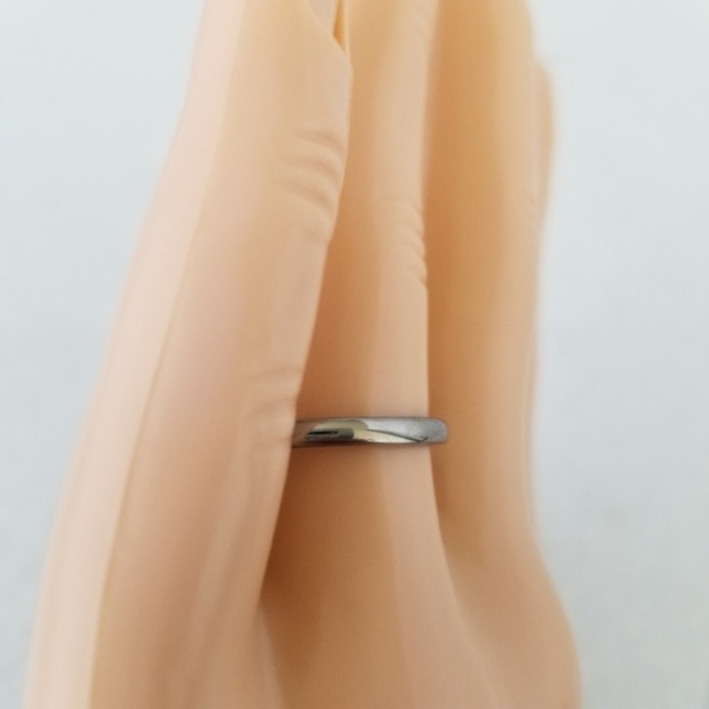 2mm Titanium Band - Picture 8 of 8
